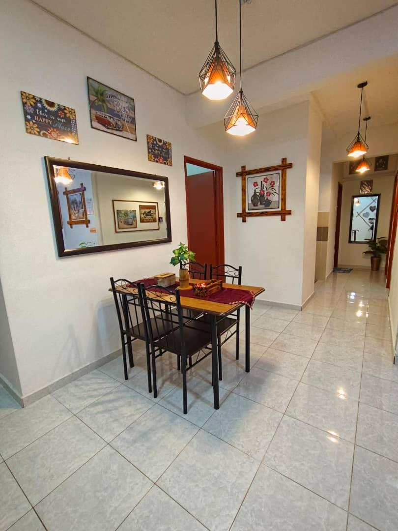 Homestay Camelia Kuala Terengganu - Rafflesia House Bagian luar foto