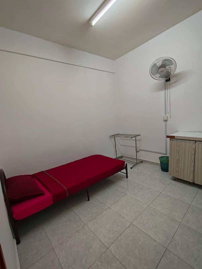 Homestay Camelia Kuala Terengganu - Rafflesia House Bagian luar foto